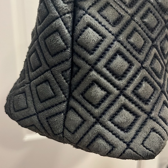 Tory Burch Marion Quilted Shoulder Bag Navy - Picture 12 of 17